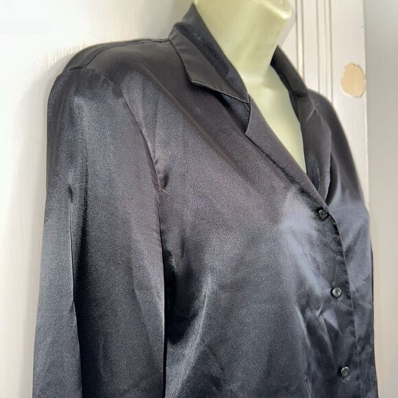 Victoria’s Secret black satin polyester long sleeve button front pajama top - Picture 5 of 9